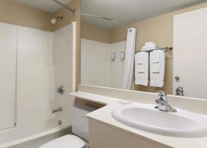 Travelodge Suites by Wyndham New Glasgow