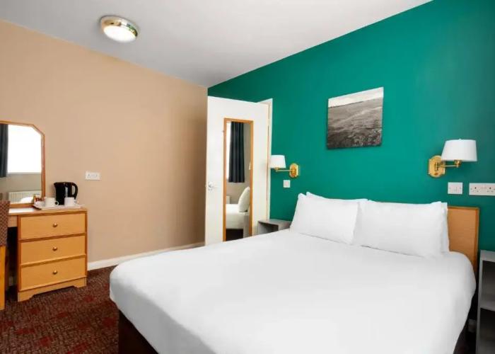 Old Grey Mare Hotel by Greene King Inns