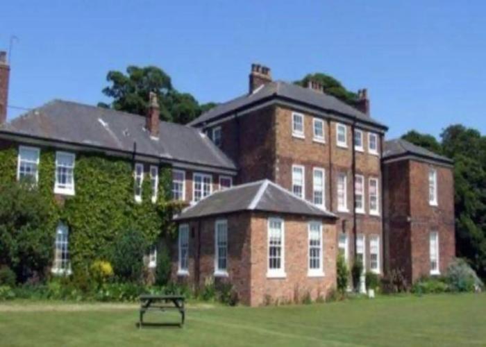 Rowley Manor Hotel