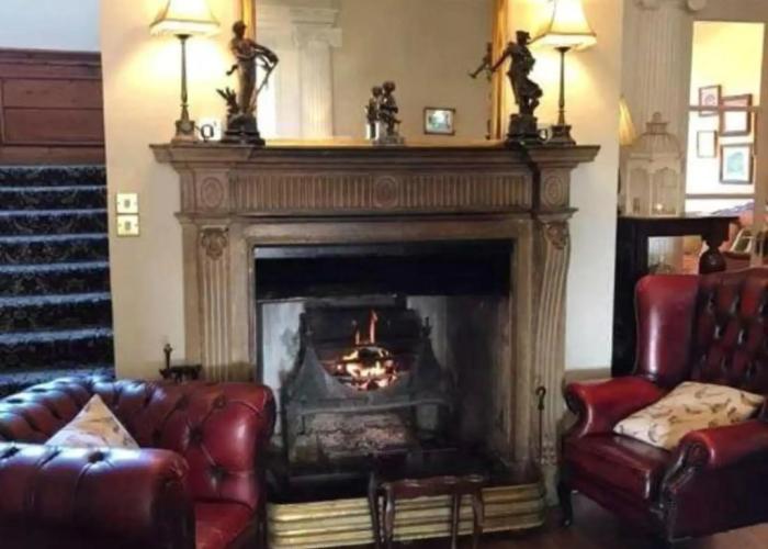 Rowley Manor Hotel
