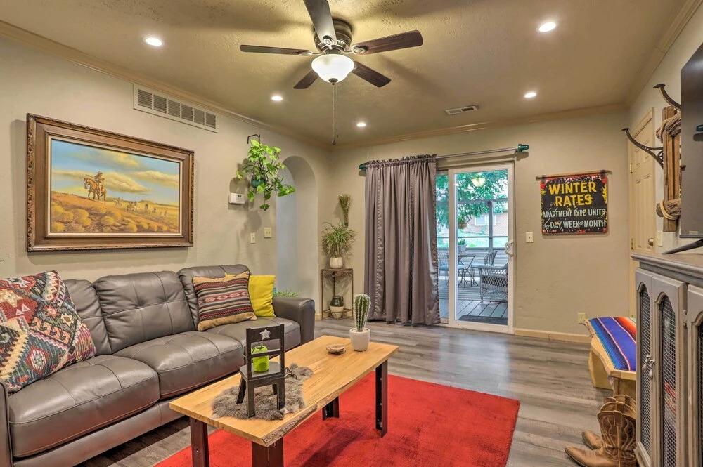 Colorado Cowboy Cottage: 12 Mi to Downtown Denver