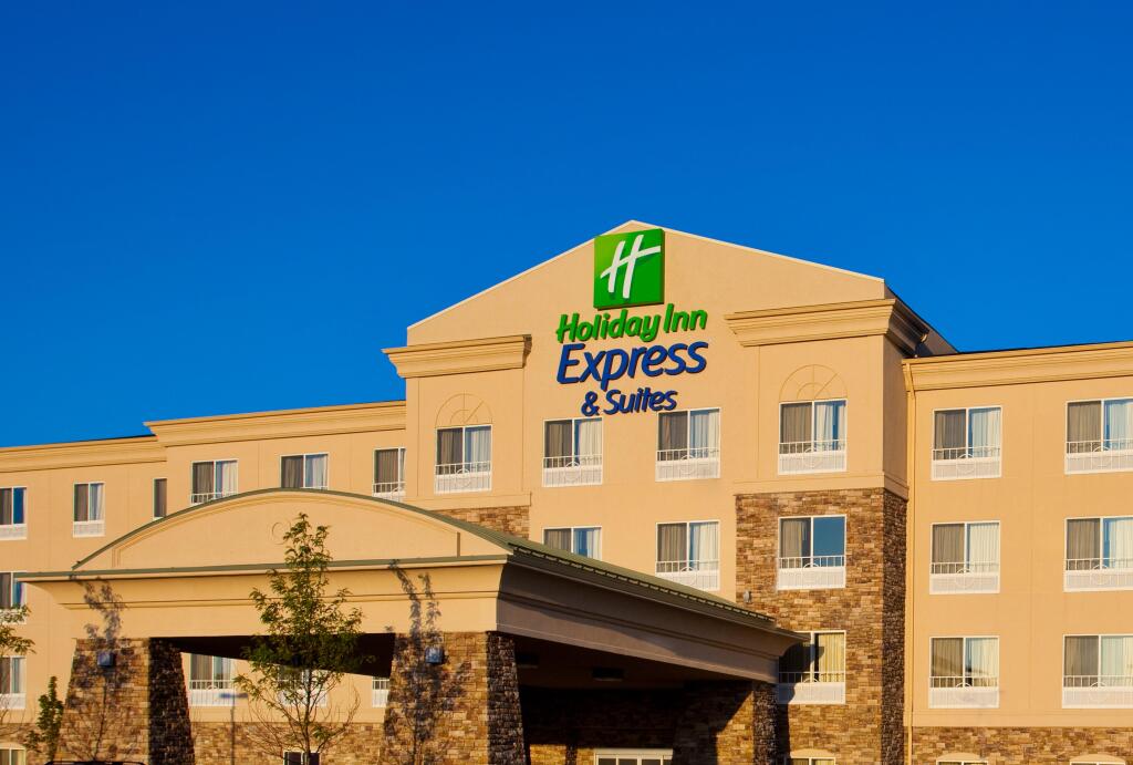 Holiday Inn Express & Suites Waukegan by IHG