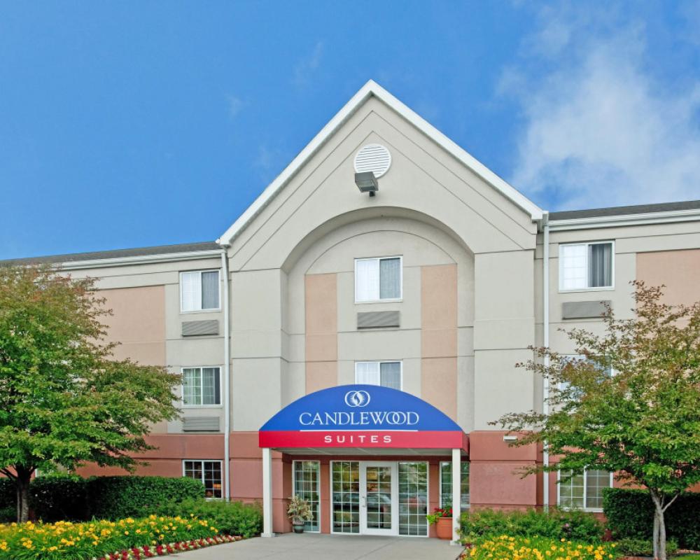 Sonesta Simply Suites Chicago Waukegan