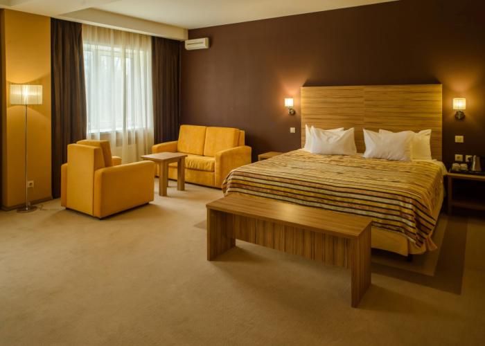 Avrora Hotel