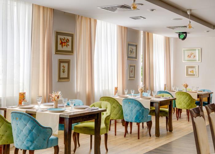 Avrora Hotel