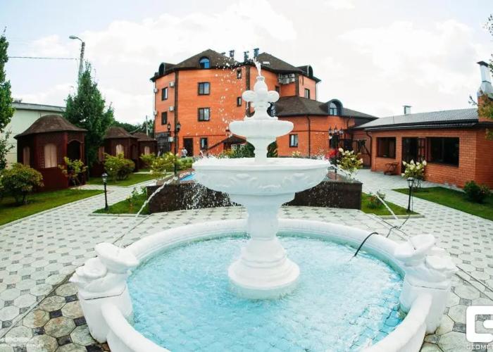 Gostinichno-Restorannyij Kompleks 