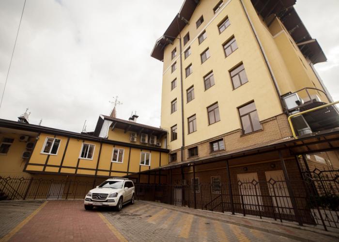 Dinastiya Hotel