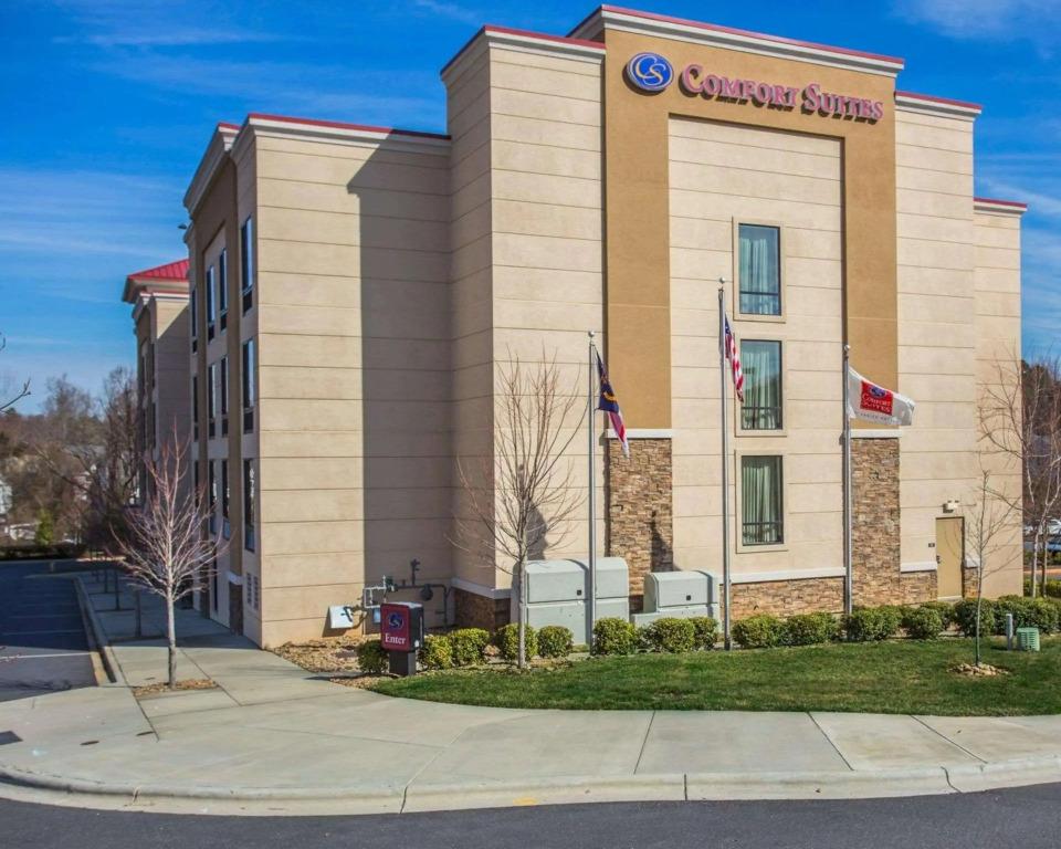 Comfort Suites Huntersville near Lake Norman
