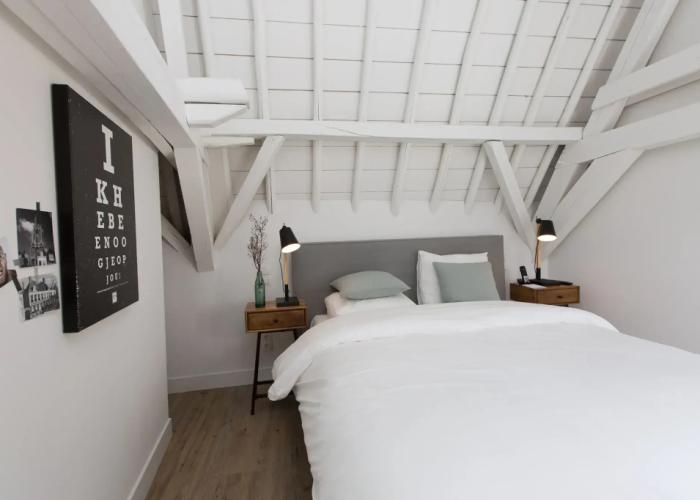 Eye Hotel