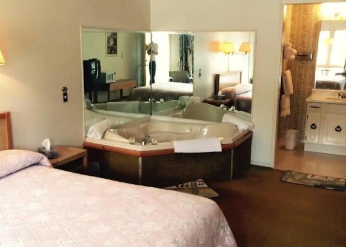 Town N Country Motor Inn