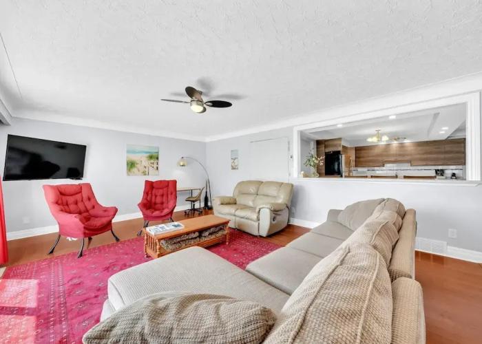 Park Bungalow #4 - Seacliff Beach Suites