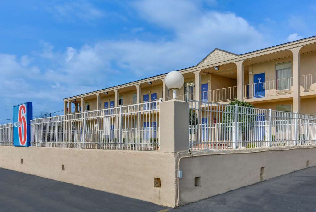 Motel 6 Americus, GA