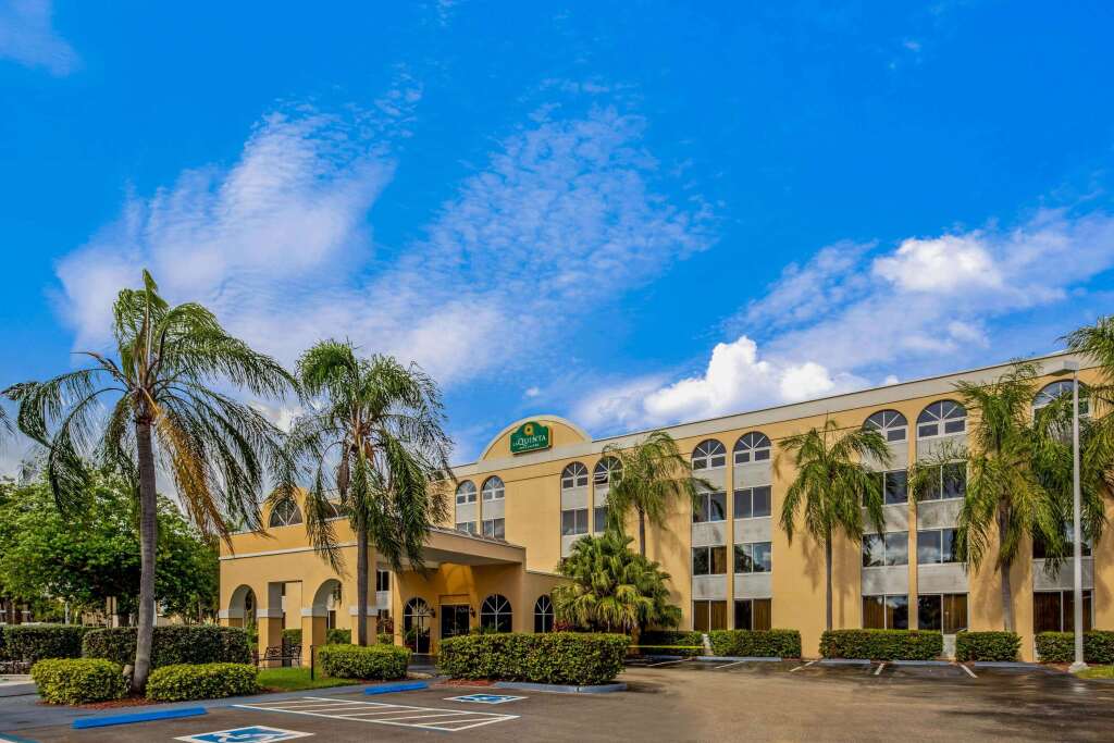 La Quinta Inn & Suites by Wyndham Miami Lakes