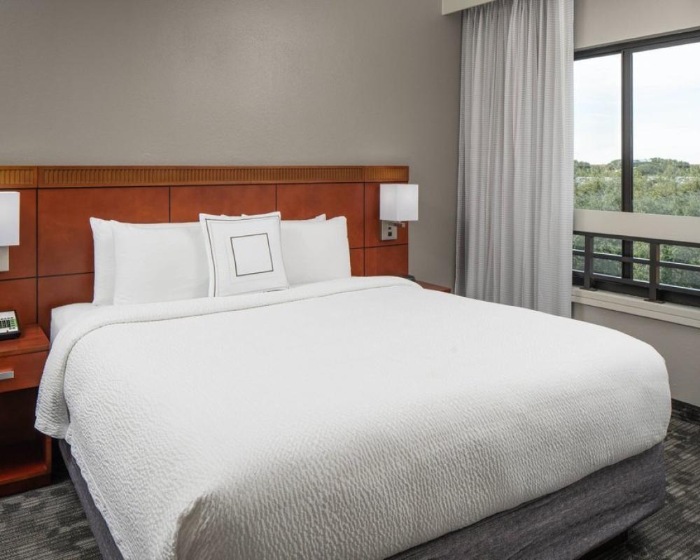 Sonesta Select Miami Lakes