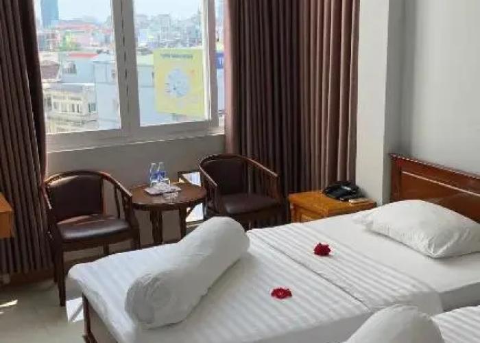 Rich Hotel