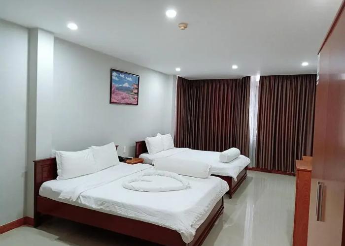 Rich Hotel