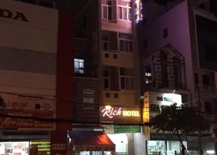 Rich Hotel