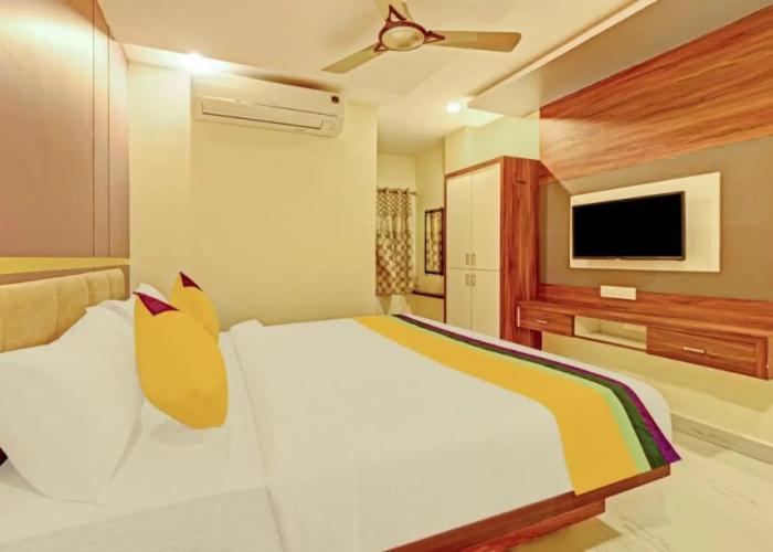 Itsy Hotels Sri Sai Grand Inn