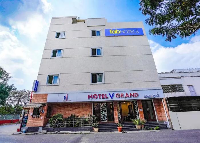 Fabhotel V Grand
