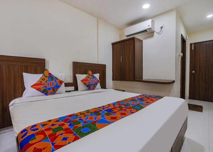 Fabhotel V Grand