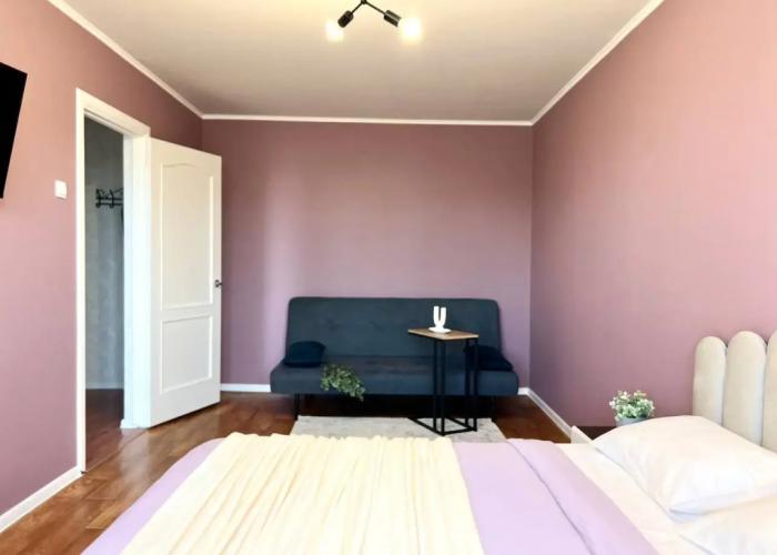 V Tsentre S Vidom Na Gorod Flat