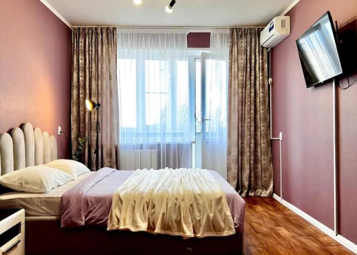 V Tsentre S Vidom Na Gorod Flat