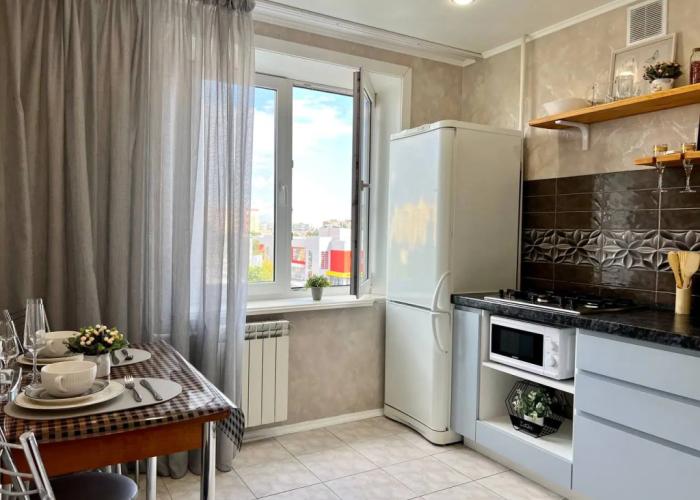 V Tsentre S Vidom Na Gorod Flat