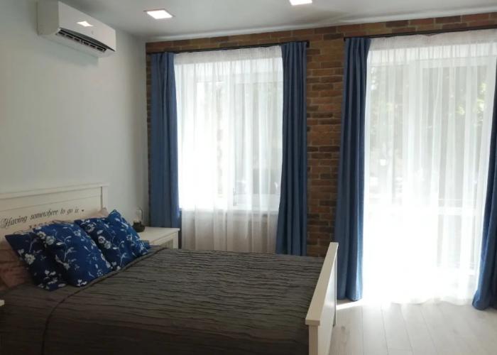 V Tsentre S Vidom Na Park Apartments