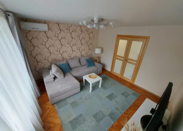 V Tikhom Tsentre Apartments