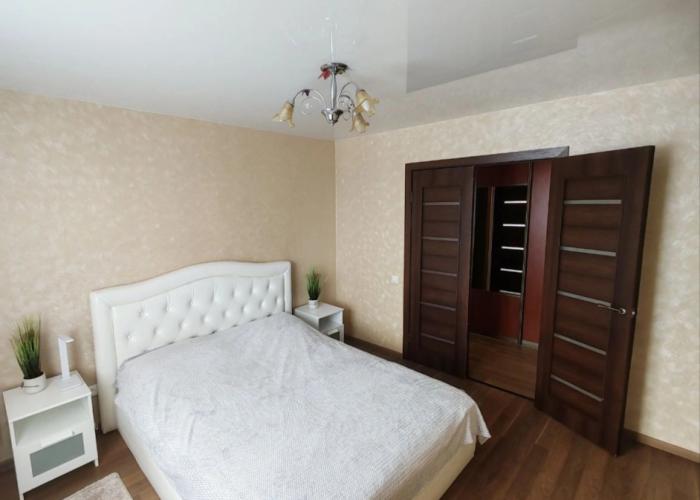 Pl. Svobody Lenina 28 Flat