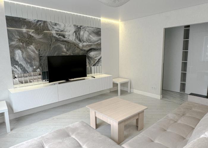 Na Chkalova Posle Remonta, 2 Komnaty: Gostinaya i Spalnya Apartments