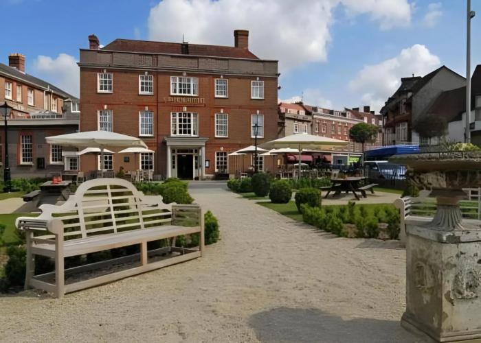 Crown Hotel