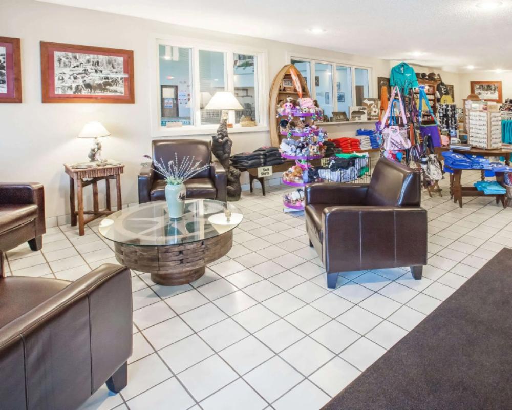 Super 8 by Wyndham West Branch