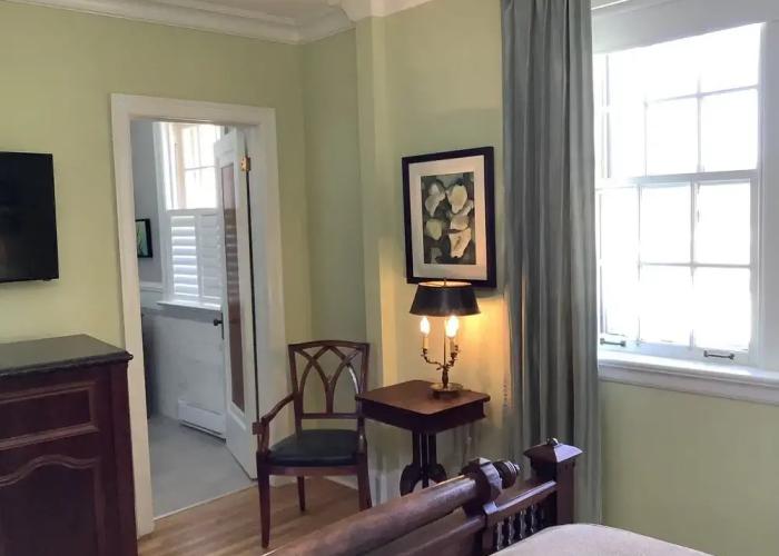 Manoir Chamberland (Adults Only, No Pets)