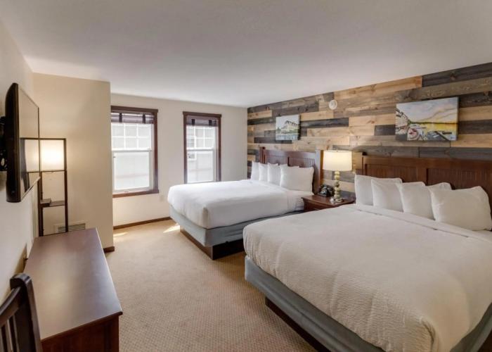 Chase On The Lake Resort Hotel