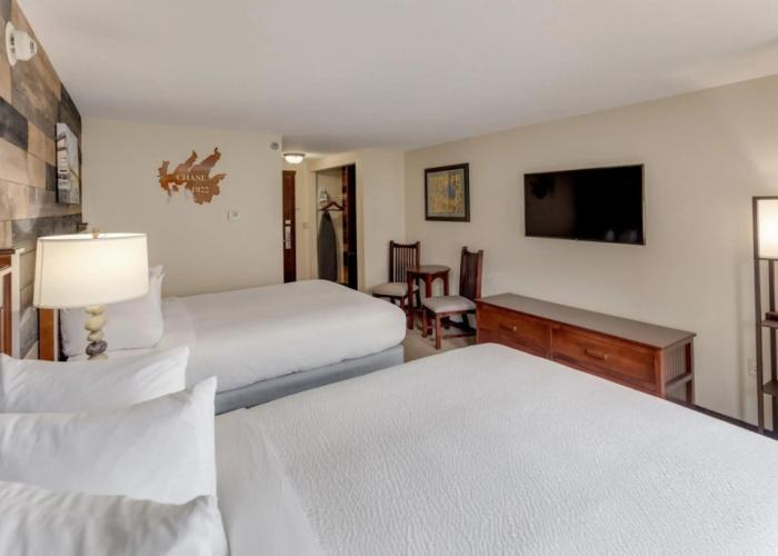 Chase On The Lake Resort Hotel