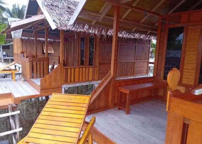Sunset Homestay Arborek