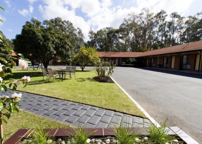 Advance Motel