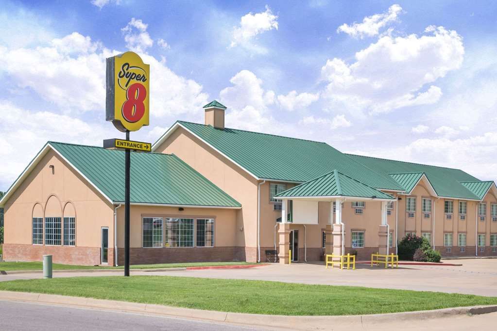 Super 8 Winfield/Quail Ridge Area