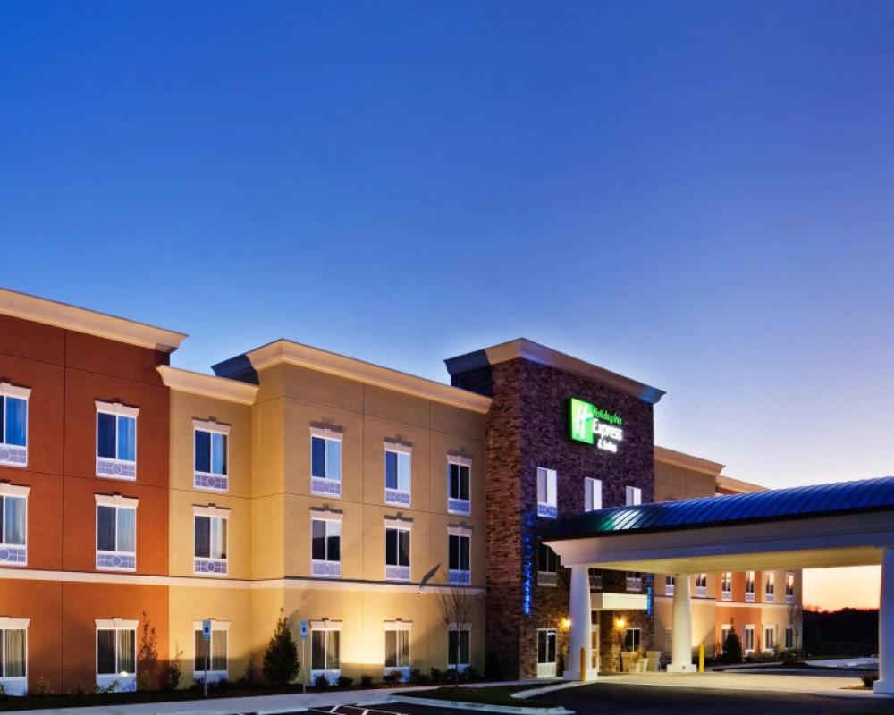 Holiday Inn Express & Suites Charlotte Southeast - Matthews by IHG