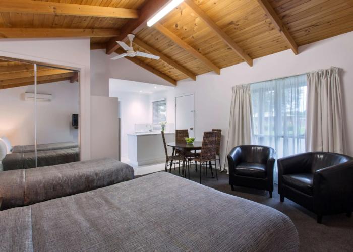 Best Western Colonial Village Motel