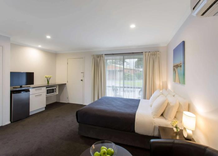 Best Western Colonial Village Motel