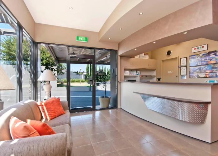 Comfort Inn On Raglan