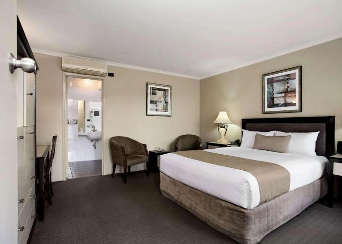 Comfort Inn On Raglan