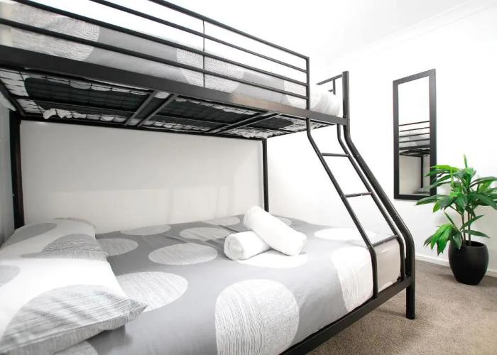 Apartments 521