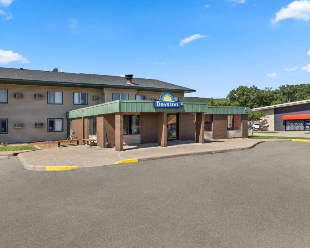 Days Inn by Wyndham Winona