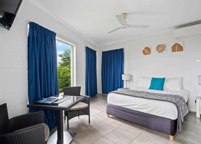 Colonial Palms Motor Inn