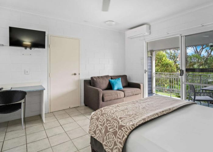 Colonial Palms Motor Inn