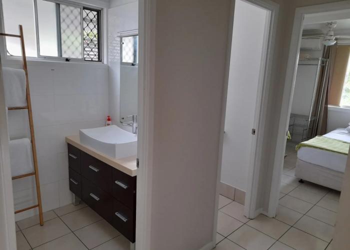 Airlie Apartments