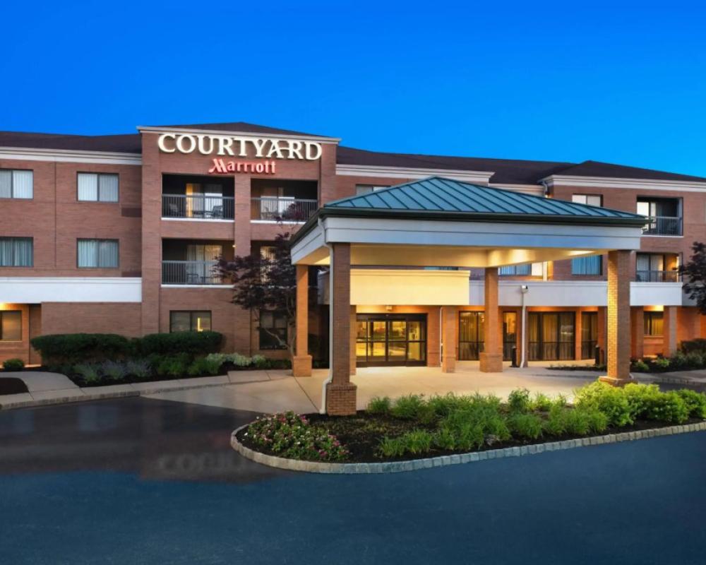 Courtyard by Marriott West Orange